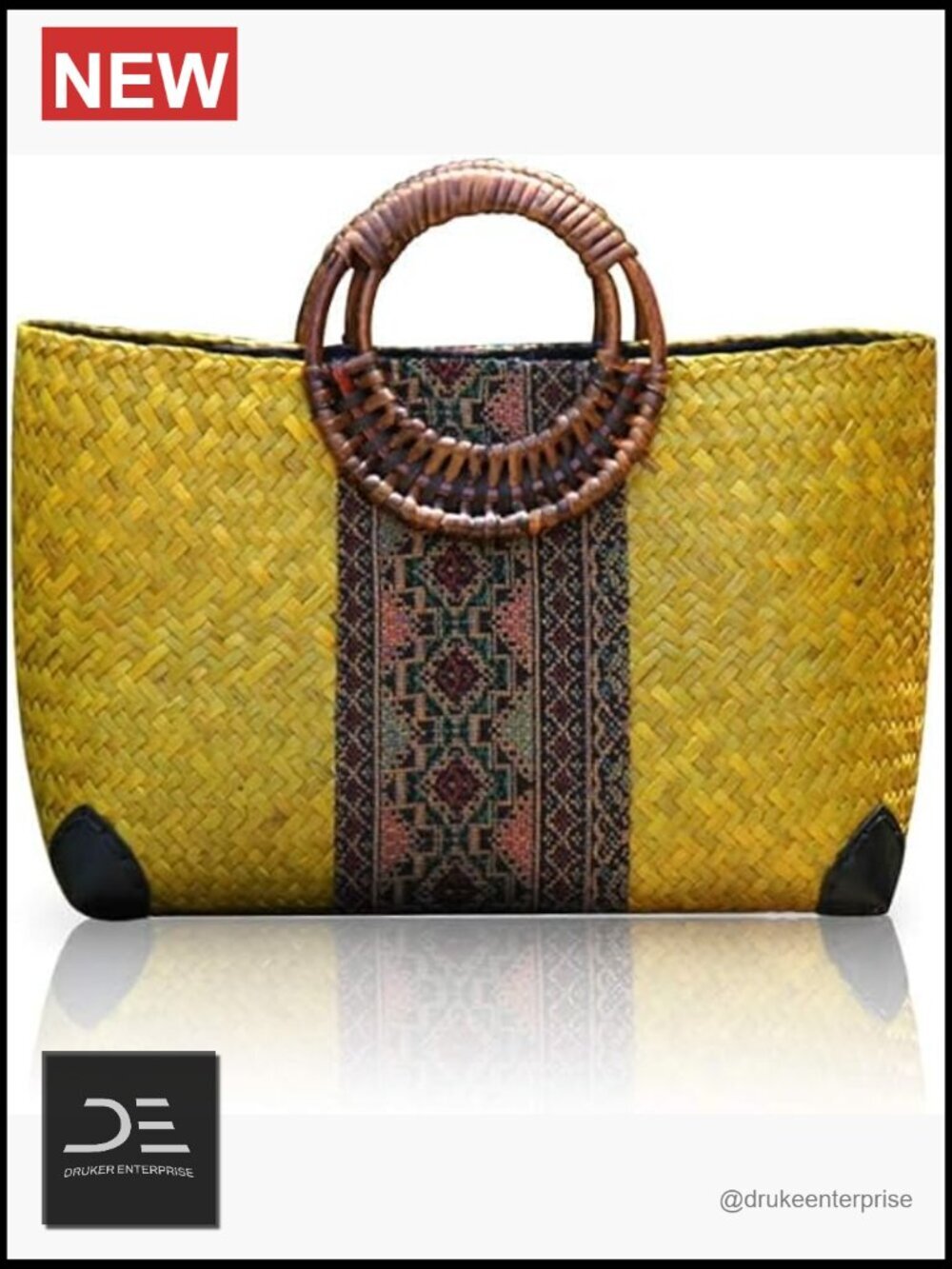Retro Straw Bag Handwoven Rattan Tote with Wooden Round Handle Boho Beach Bag
